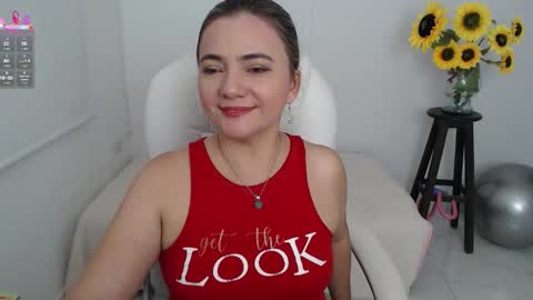 Snapshot of ana_hotmilfx chatting on 09-11-25, 12:11 ANA online show from 09-11-25, 12:11