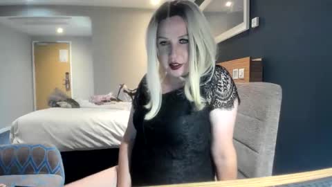 Snapshot of ana_keeluk chatting on 10-10-25, 09:58 Ana Keel online show from 10-10-25, 09:58