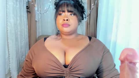 Snapshot of ana_off_alana chatting on 02-11-26, 10:15 Ana online show from 02-11-26, 10:15