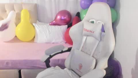 Im anna but you can call me as you want online show from 10-25-25, 10:48