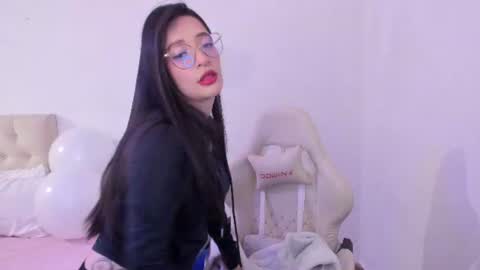 Im anna but you can call me as you want online show from 08-05-26, 08:22
