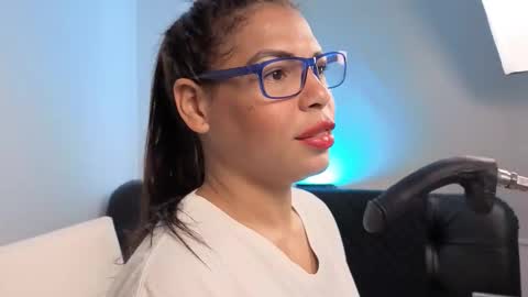 Snapshot of anabel693_ chatting on 02-15-26, 02:14 Anabel Alice Gandara online show from 02-15-26, 02:14