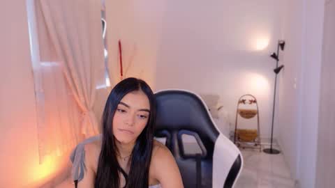 Snapshot of anabelwolf chatting on 11-13-25, 02:49 ANABEL WOLF online show from 11-13-25, 02:49