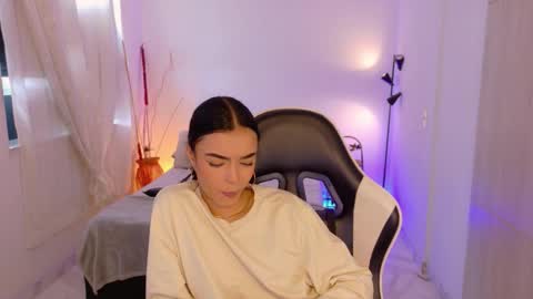 Snapshot of anabelwolf chatting on 11-29-25, 03:37 ANABEL WOLF online show from 11-29-25, 03:37