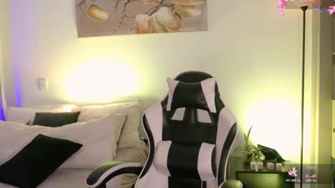 Snapshot of anabelwolf chatting on 02-25-26, 03:21 ANABEL WOLF online show from 02-25-26, 03:21