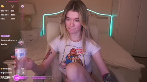 Snapshot of anacondaon chatting on 12-25-24, 05:26 Nika online show from 12-25-24, 05:26