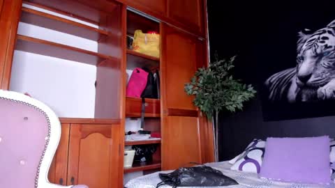 Snapshot of anahi__18 chatting on 05-01-26, 03:11 Anahi online show from 05-01-26, 03:11
