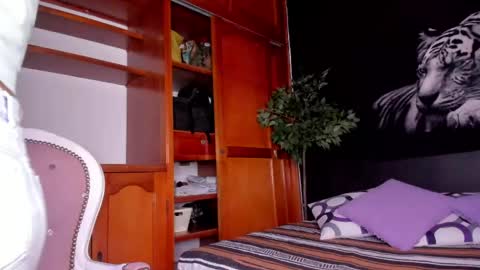 Snapshot of anahi__18 chatting on 05-05-26, 02:30 Anahi online show from 05-05-26, 02:30