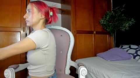 Snapshot of anahi__18 chatting on 05-07-26, 02:50 Anahi online show from 05-07-26, 02:50