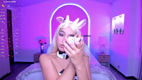 Anahi Curlie online show from 01-21-25, 03:59