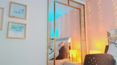 Anahi  online show from 03-18-26, 07:17