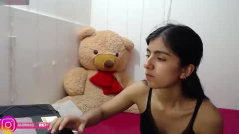 Snapshot of anahibrowns95 chatting on 10-21-25, 07:36 Anahi Browns online show from 10-21-25, 07:36