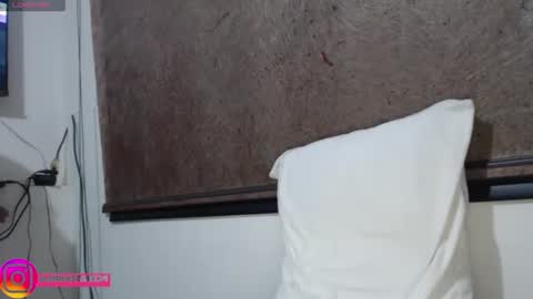 Anahi Browns online show from 11-20-25, 09:14