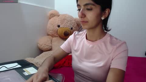 Anahi Browns online show from 05-14-26, 09:10