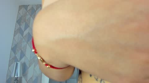Snapshot of anais_cooper chatting on 01-11-25, 11:34 online show from 01-11-25, 11:34