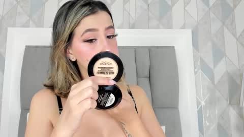 Snapshot of anais_cooper chatting on 10-14-25, 11:33 online show from 10-14-25, 11:33