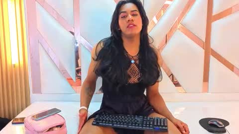 Ana  online show from 10-21-25, 01:56