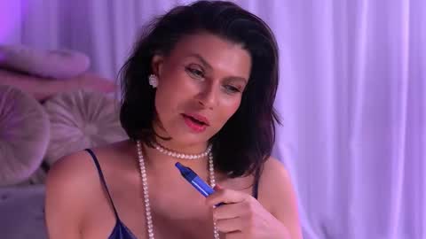 Snapshot of anaisleblanc chatting on 03-03-26, 05:13 Anais online show from 03-03-26, 05:13