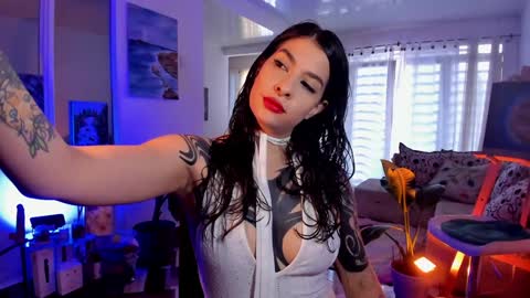 Mariana  online show from 02-08-25, 02:05