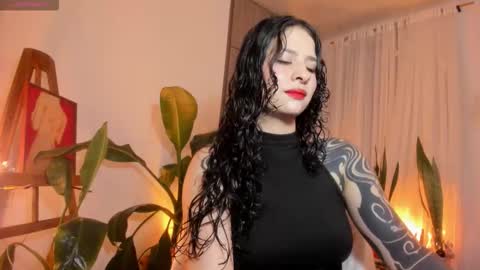 Mariana  online show from 11-22-25, 03:11