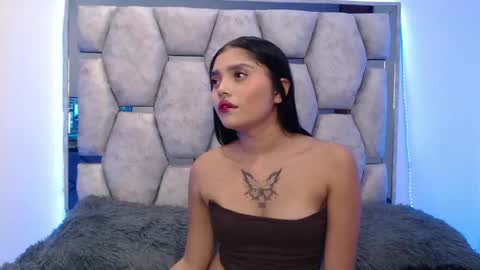 Snapshot of analymilles chatting on 10-21-25, 07:58 analymilles online show from 10-21-25, 07:58