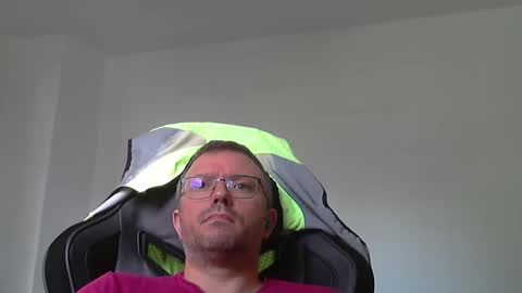 Snapshot of anarchox chatting on 09-12-25, 01:44 Andi online show from 09-12-25, 01:44