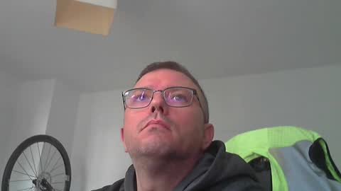 Snapshot of anarchox chatting on 10-06-25, 08:45 Andi online show from 10-06-25, 08:45