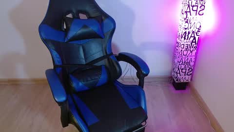 ana 3 online show from 10-25-25, 01:57