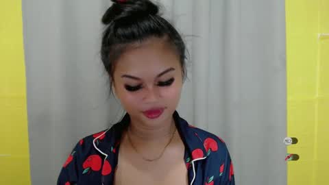 Snapshot of anaruru_ chatting on 12-29-24, 05:01 ANA online show from 12-29-24, 05:01