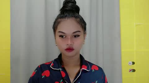 Snapshot of anaruru_ chatting on 01-12-25, 06:06 ANA online show from 01-12-25, 06:06