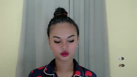 Snapshot of anaruru_ chatting on 02-12-25, 02:32 ANA online show from 02-12-25, 02:32