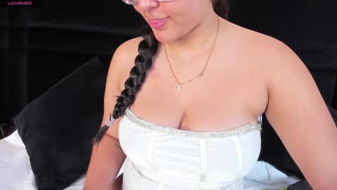 Snapshot of anasha21 chatting on 10-31-25, 11:33 Anasha online show from 10-31-25, 11:33