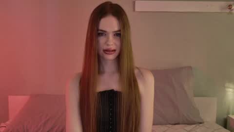 Snapshot of anayalowe chatting on 06-12-26, 10:25 anayalowe online show from 06-12-26, 10:25