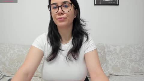 Snapshot of anayscaandy chatting on 05-23-26, 04:07 Andreea online show from 05-23-26, 04:07