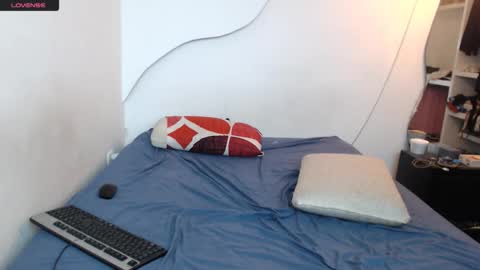 Snapshot of andr720413838 chatting on 12-02-25, 08:15 andr720413838 online show from 12-02-25, 08:15