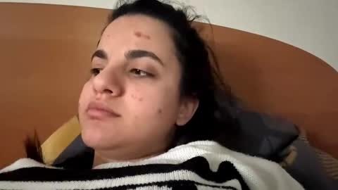 Snapshot of andrafendt chatting on 11-14-25, 01:21 Viola online show from 11-14-25, 01:21