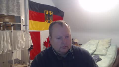 Snapshot of andre124231 chatting on 12-15-24, 11:42 Andre online show from 12-15-24, 11:42