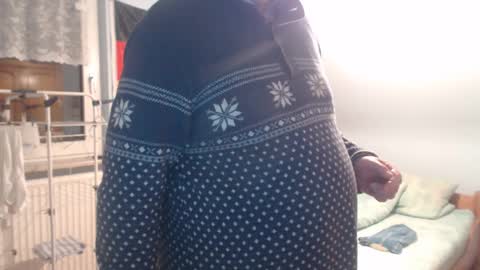 Snapshot of andre124231 chatting on 12-26-24, 04:47 Andre online show from 12-26-24, 04:47