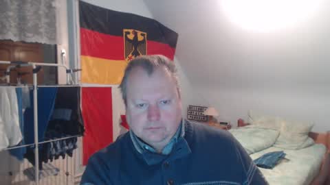 Snapshot of andre124231 chatting on 01-07-25, 04:48 Andre online show from 01-07-25, 04:48