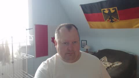 Snapshot of andre124231 chatting on 09-22-25, 03:03 Andre online show from 09-22-25, 03:03