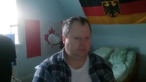 Snapshot of andre124231 chatting on 11-15-25, 11:18 Andre online show from 11-15-25, 11:18