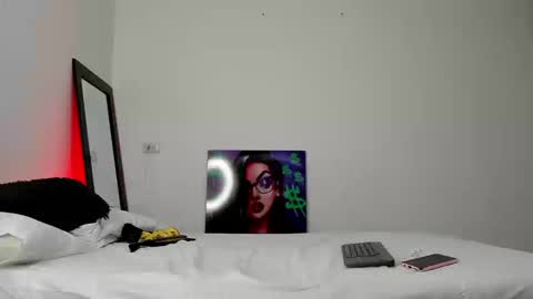 Andrea Cherry online show from 09-12-25, 03:23