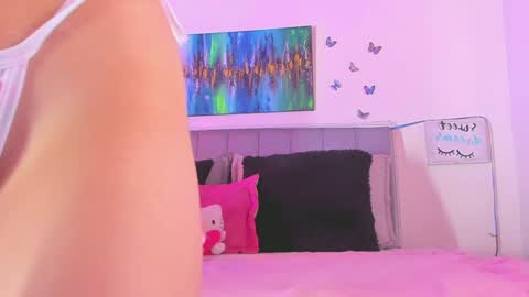 Snapshot of andrea_flow chatting on 12-23-24, 02:50 Andrea online show from 12-23-24, 02:50