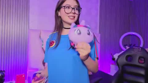 andrea_tay1 online show from 07-03-26, 07:20