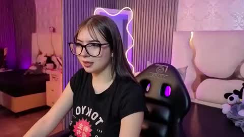 andrea_tay1 online show from 08-05-26, 07:17