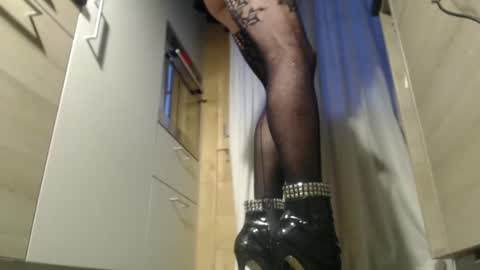 Snapshot of andreacum chatting on 12-13-24, 06:42 Andrea online show from 12-13-24, 06:42