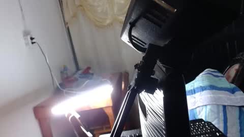 Snapshot of andreahot10 chatting on 10-14-25, 07:09 andreahot10 online show from 10-14-25, 07:09