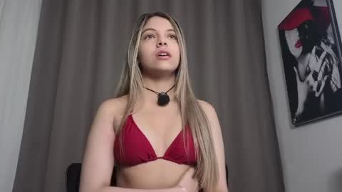 Snapshot of andreau_19 chatting on 05-20-26, 01:39 andreau 19 online show from 05-20-26, 01:39