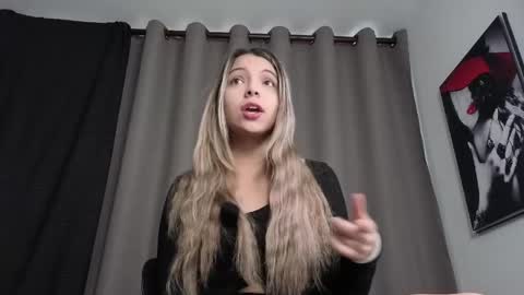 Snapshot of andreau_19 chatting on 06-03-26, 01:36 andreau 19 online show from 06-03-26, 01:36
