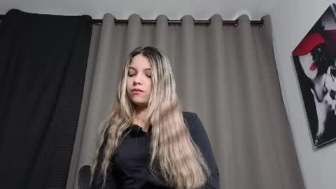 Snapshot of andreau_19 chatting on 06-05-26, 01:28 andreau 19 online show from 06-05-26, 01:28